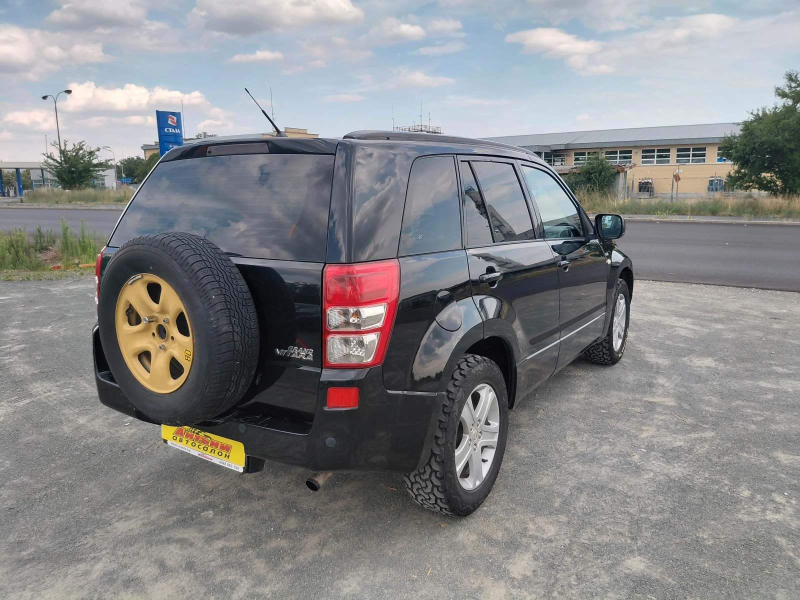 Suzuki Grand vitara 1.9  129 KC. ОБСЛУЖЕНА, снимка 6 - Автомобили и джипове - 55317107