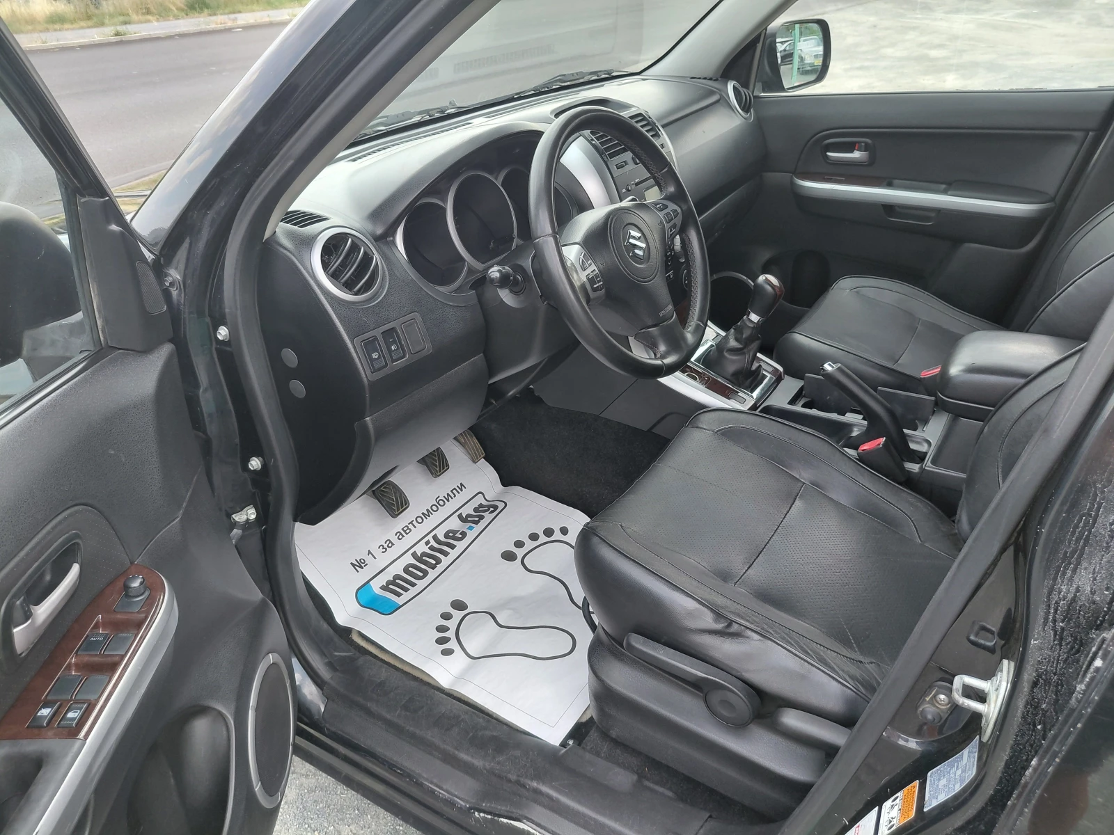 Suzuki Grand vitara 1.9  129 KC. ОБСЛУЖЕНА, снимка 9 - Автомобили и джипове - 55317107