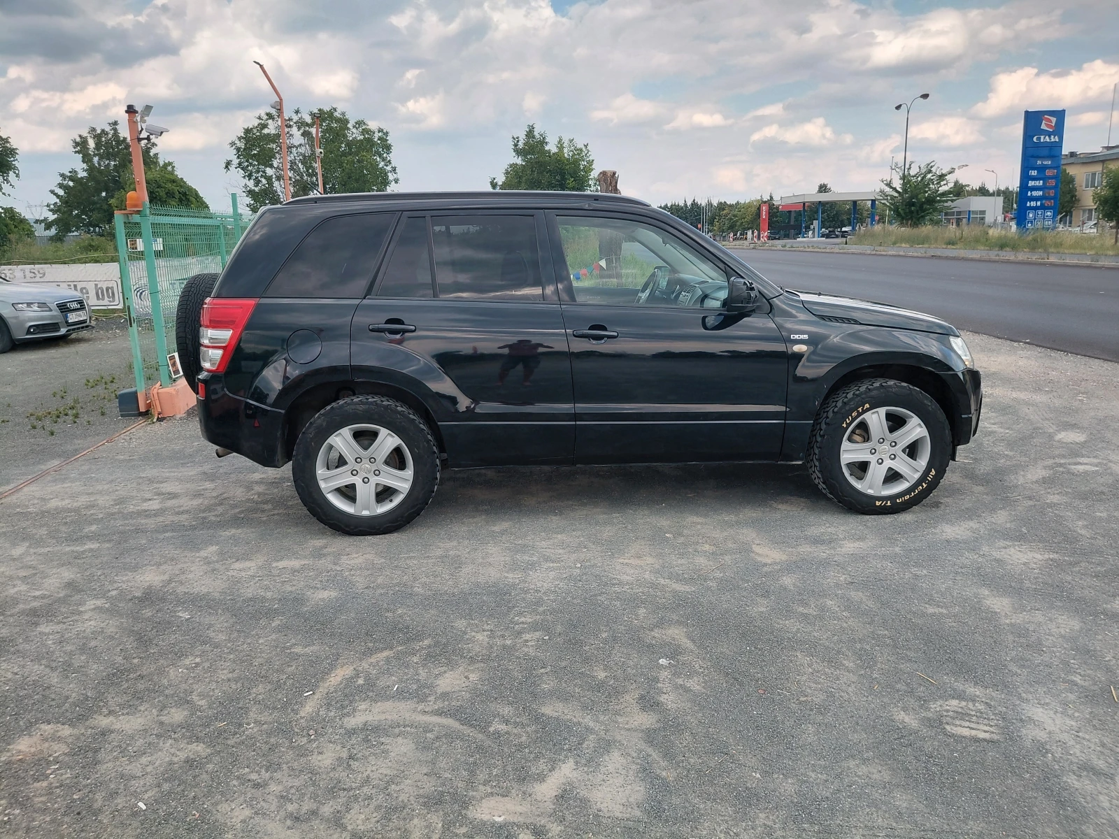 Suzuki Grand vitara 1.9  129 KC. ОБСЛУЖЕНА, снимка 8 - Автомобили и джипове - 55317107