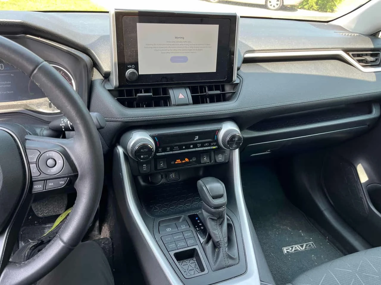 Toyota Rav4 XLE / КЛИП НА МОТОРА / ОФИЦИАЛНО ПРЕДСТАВИТЕЛСТВО, снимка 9 - Автомобили и джипове - 55500288