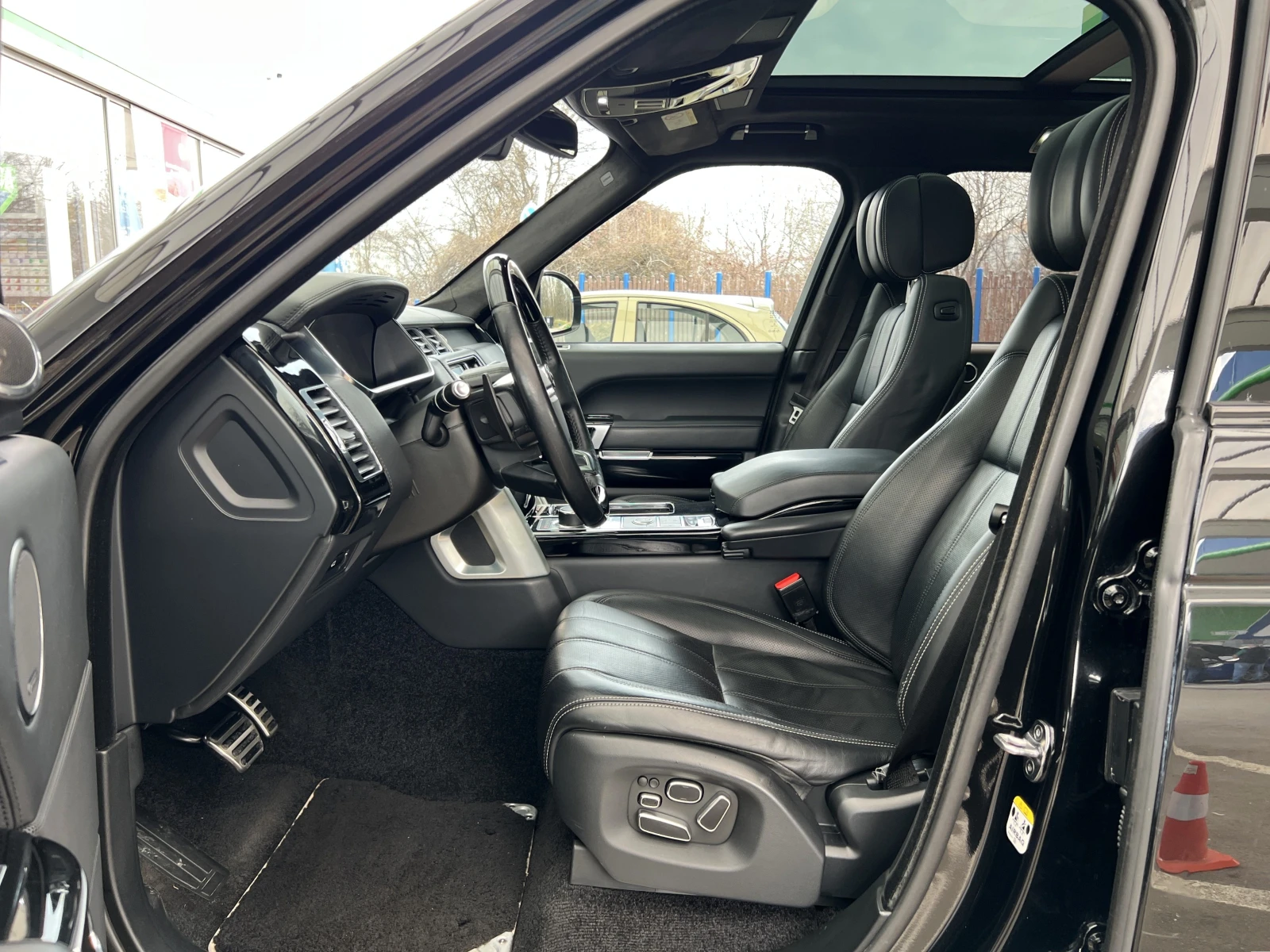 Land Rover Range rover 5.0 V8 / AUTOBIOGRAPHY / MERIDIAN / TV / , снимка 7 - Автомобили и джипове - 56266049
