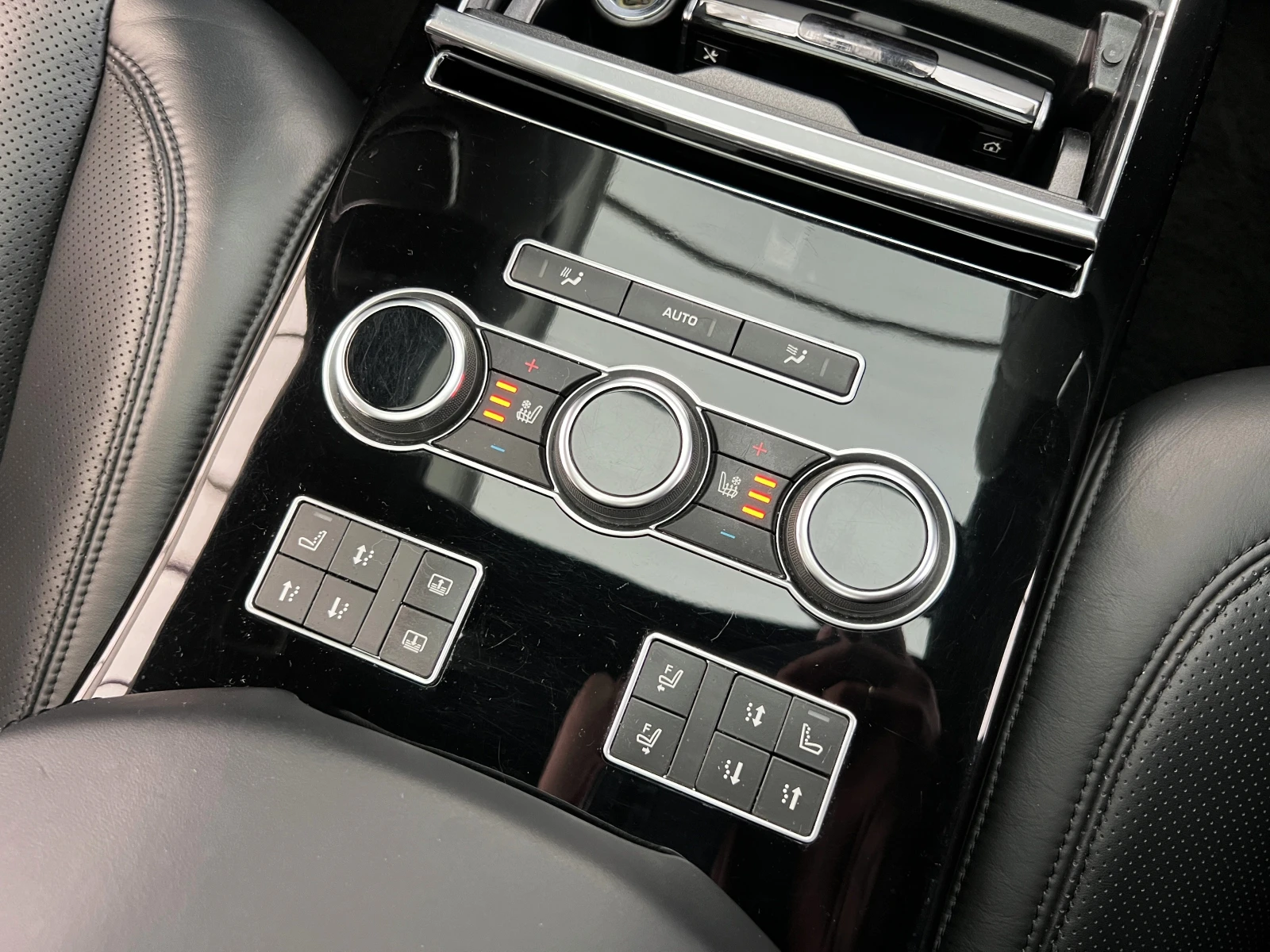 Land Rover Range rover 5.0 V8 / AUTOBIOGRAPHY / MERIDIAN / TV / , снимка 15 - Автомобили и джипове - 56266049