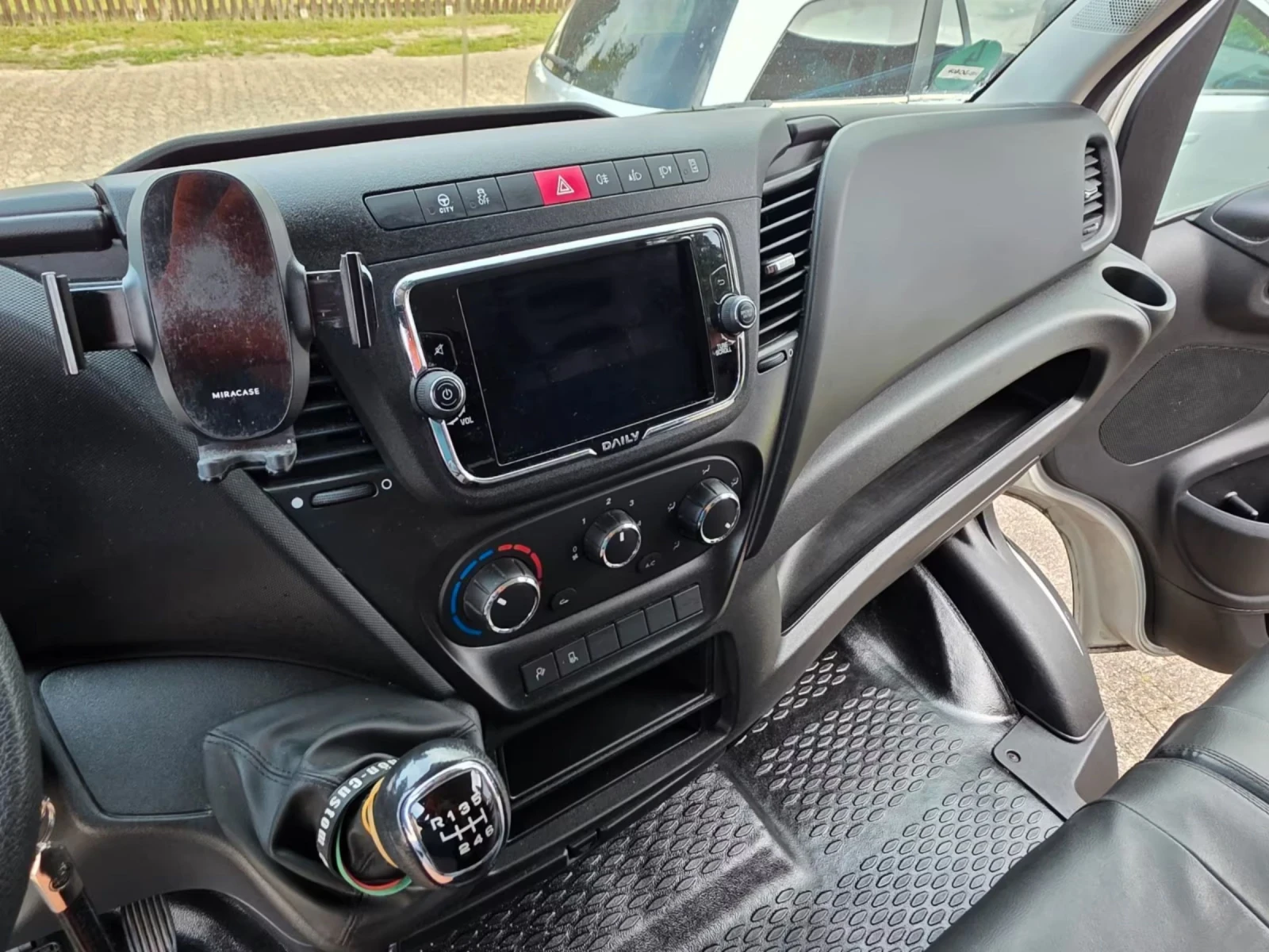 Iveco Daily 3.0 179k.c. 8G Himatic , снимка 4 - Бусове и автобуси - 53977997