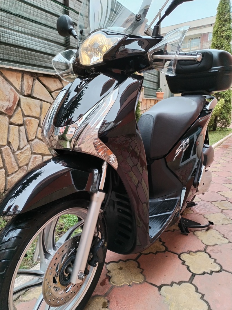 Honda Sh LED ABS ESP START STOP, снимка 8 - Мотоциклети и мототехника - 45681365
