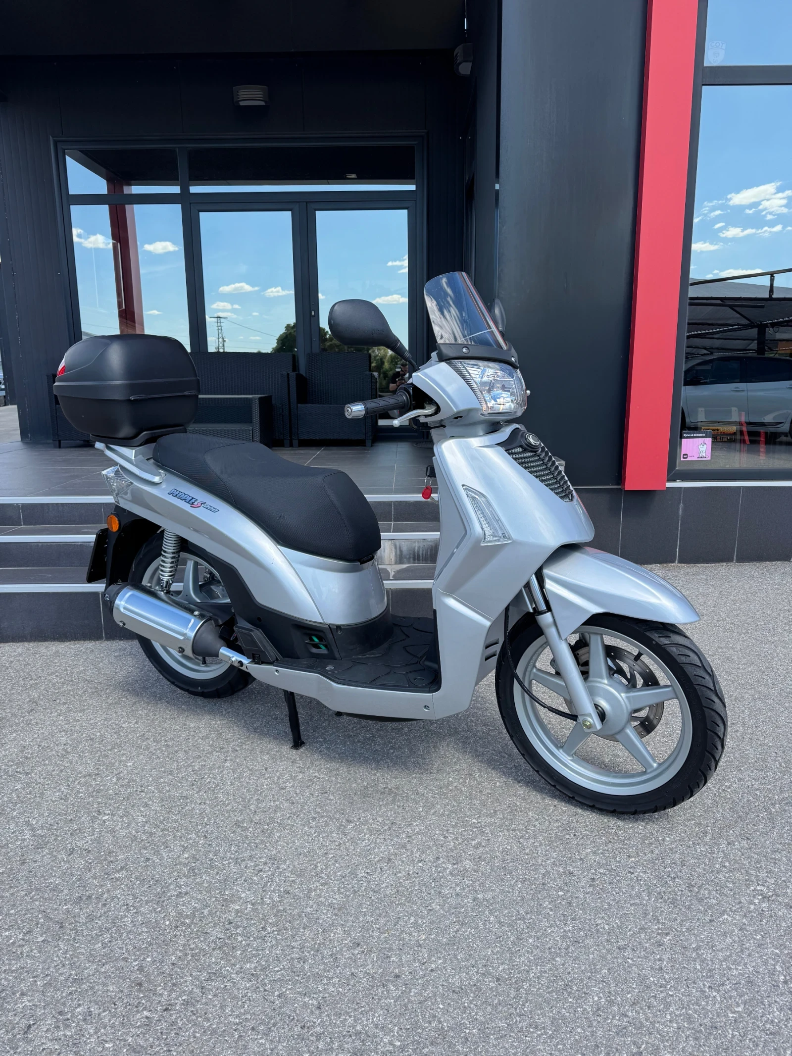 Kymco People S-200-1580км