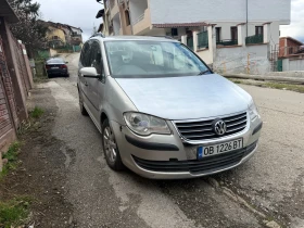 VW Touran 1.6 ДЕСЕН ВОЛАН, снимка 2