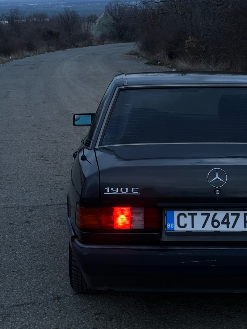 Mercedes-Benz 190 2.0, снимка 8 - Автомобили и джипове - 46397761