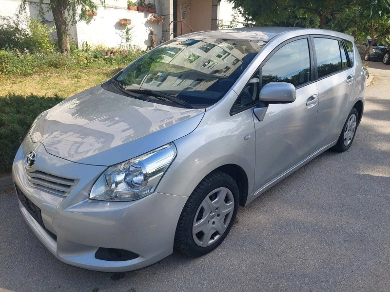 Toyota Verso 1.6i бензин, снимка 1 - Автомобили и джипове - 46834946