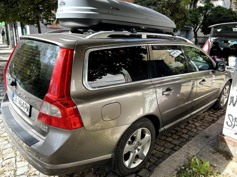 Volvo V70 D5, снимка 4 - Автомобили и джипове - 47549385