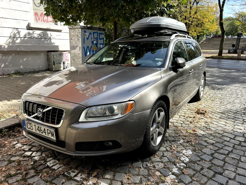 Volvo V70 D5, снимка 1 - Автомобили и джипове - 47549385