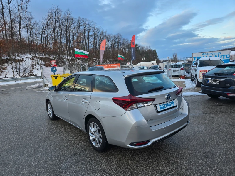 Toyota Auris 1.8 HYBRID/99ps, снимка 3 - Автомобили и джипове - 48449314