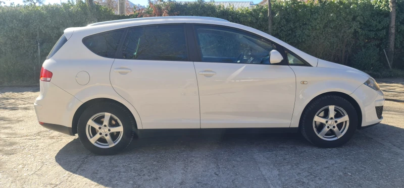 Seat Altea XL 1.6TDI, снимка 5 - Автомобили и джипове - 49409619