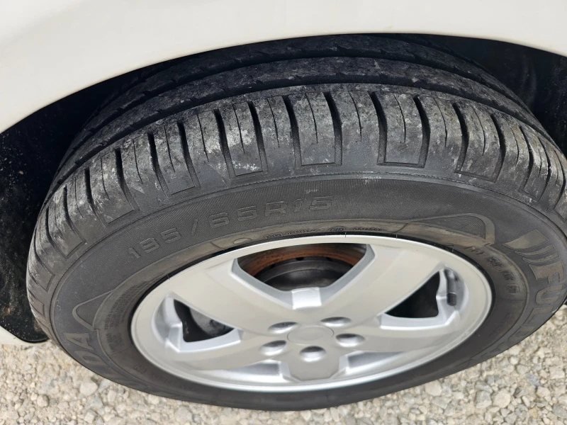 Skoda Fabia 1.6TDI  EURO 5b ! ! КЛИМАТИК, снимка 15 - Автомобили и джипове - 50283118