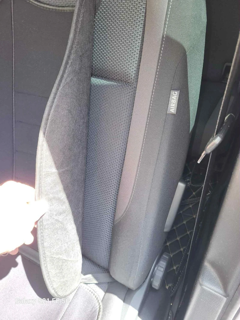 VW Touran 1.6TDI &#128285;, снимка 12 - Автомобили и джипове - 51065004