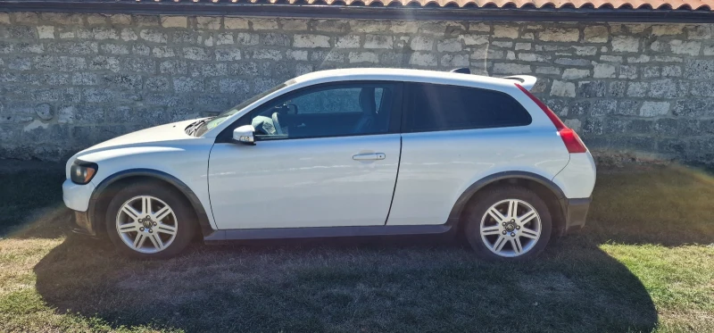 Volvo C30 1.6 16V 100к.с., снимка 12 - Автомобили и джипове - 52589671