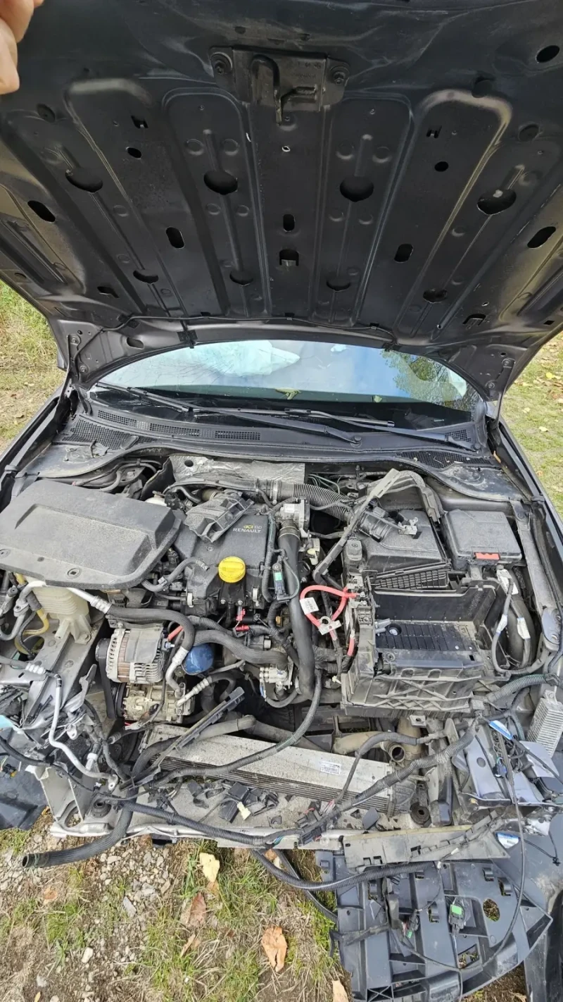 Renault Laguna 1.5 dCi, снимка 6 - Автомобили и джипове - 52705780