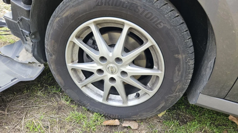 Renault Laguna 1.5 dCi, снимка 13 - Автомобили и джипове - 52705780