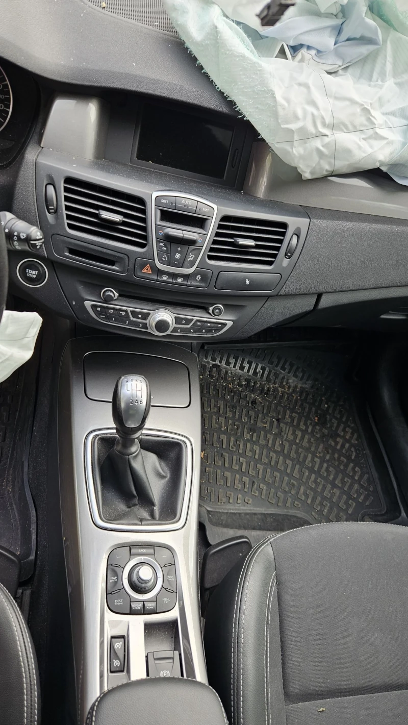 Renault Laguna 1.5 dCi, снимка 9 - Автомобили и джипове - 52705780