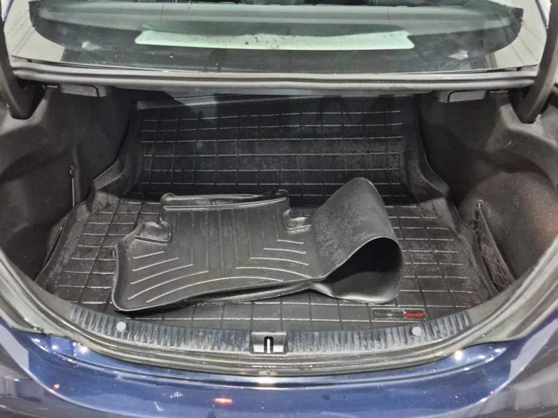 Mercedes-Benz C 300 * CARFAX * ЦЕНА ДО БГ, снимка 14 - Автомобили и джипове - 52996349