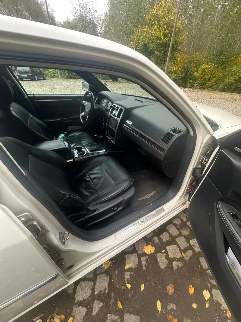 Chrysler 300c, снимка 10 - Автомобили и джипове - 53264281