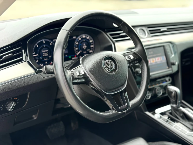 VW Passat 2.0TDI 190кс Highline/Digital/Dynaudio/Обслужен, снимка 9 - Автомобили и джипове - 53433564