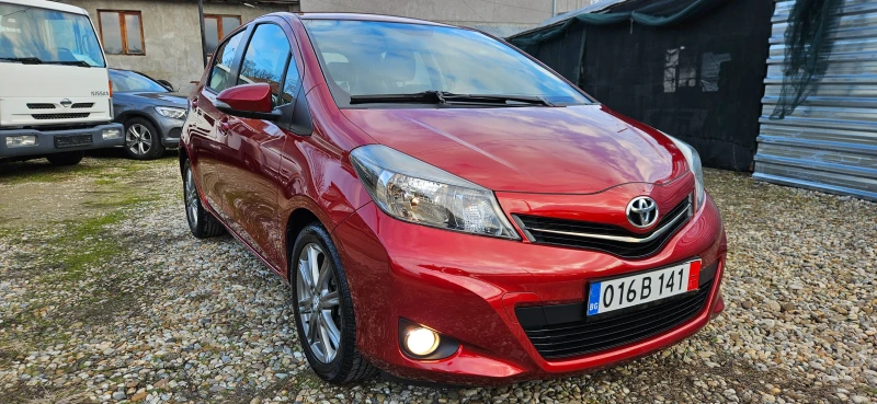 Toyota Yaris 1.4D-4D 90kс* 2012г* 4 ВРАТИ* НАВИГАЦИЯ* КАМЕРА* Т