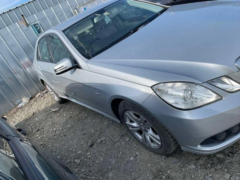 Mercedes-Benz E 220 На части ом 651, снимка 2 - Автомобили и джипове - 36290686