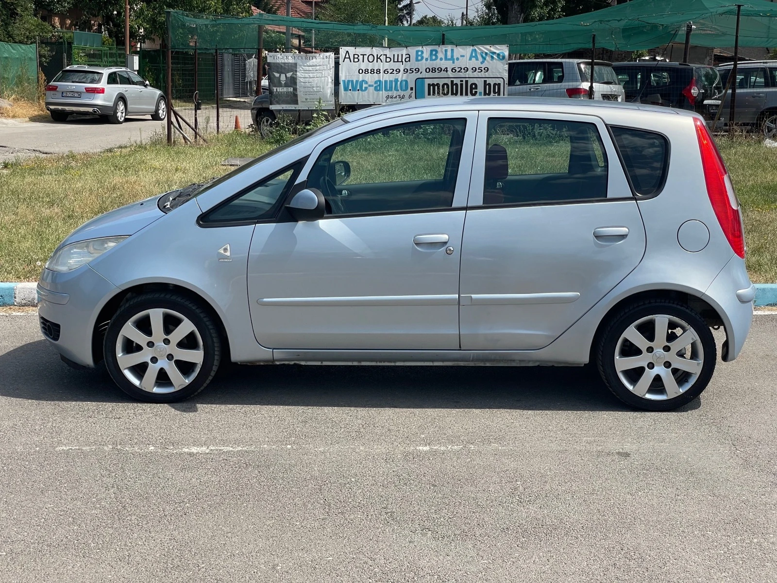 Mitsubishi Colt 1.5Бензин/109кс. - изображение 8