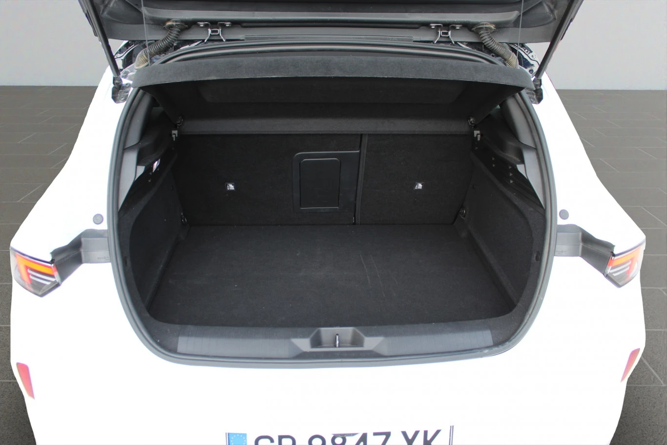 Opel Astra L GSе PHEV (165kW/225 к.с.) AT8 MY23 // 2304334 - изображение 7