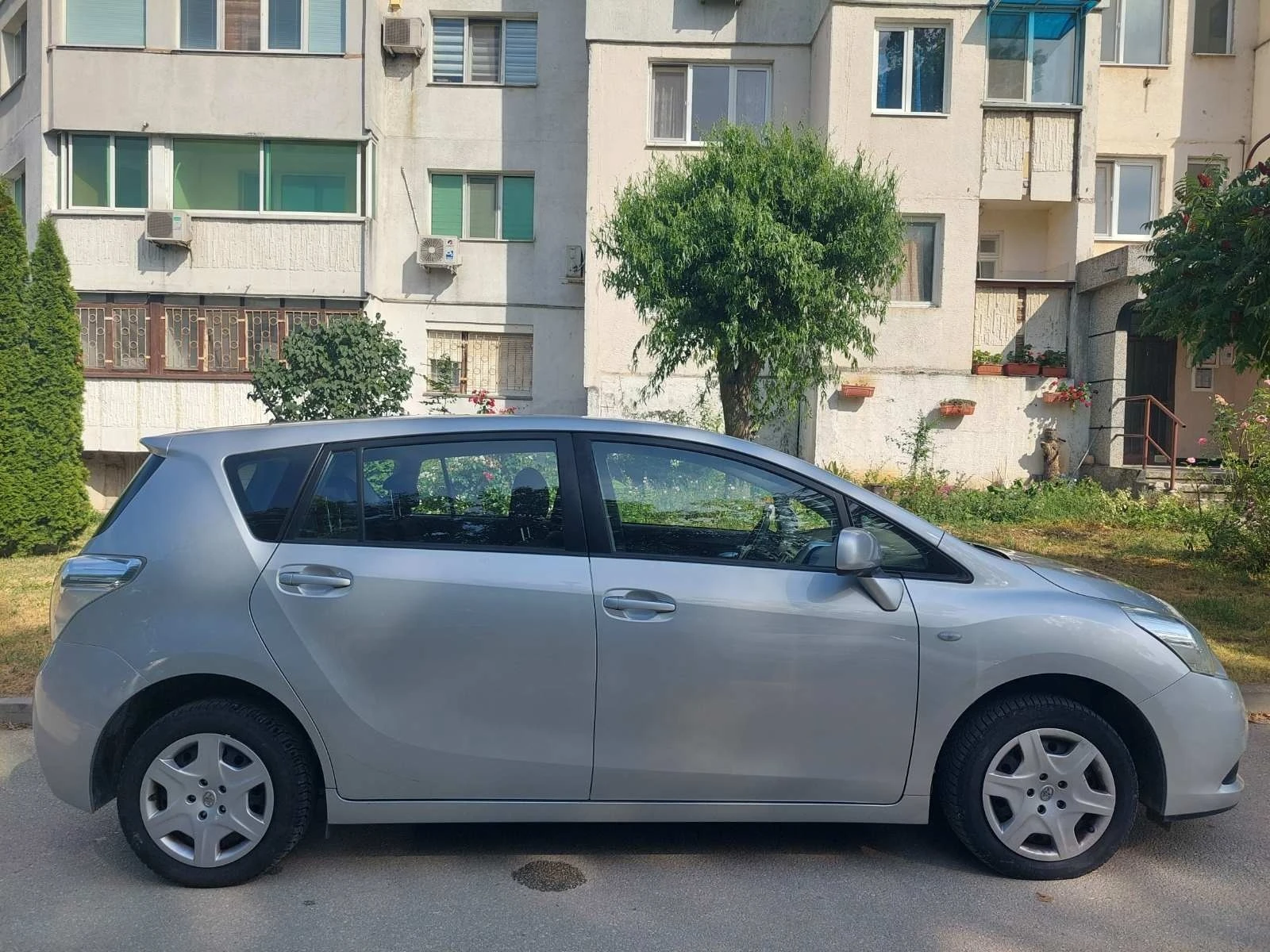 Toyota Verso 1.6i бензин - изображение 4