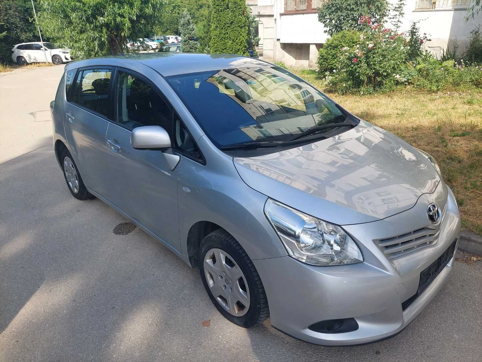 Toyota Verso 1.6i бензин - изображение 5