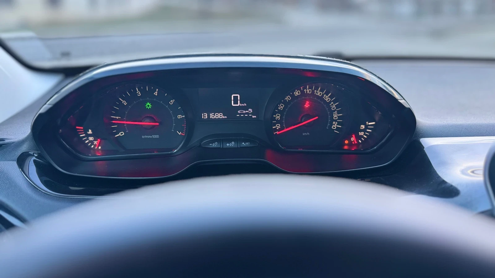 Peugeot 208  | Mobile.bg   12