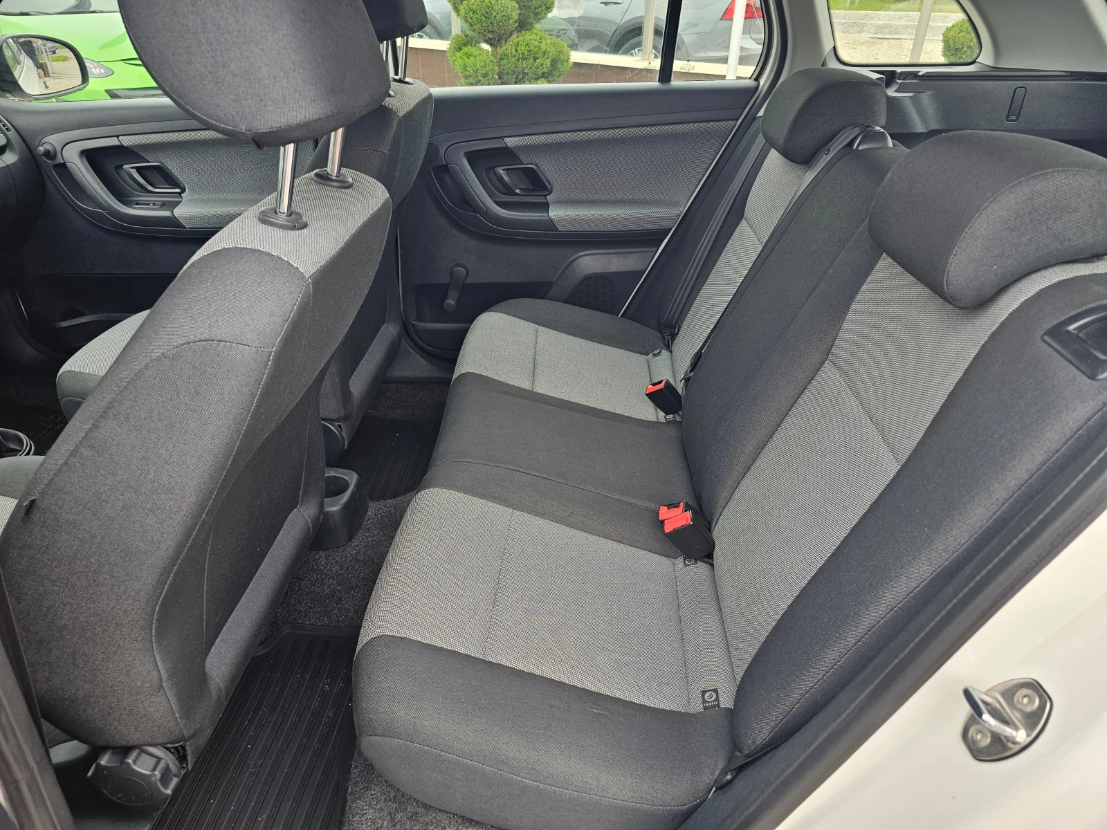 Skoda Fabia 1.6TDI  EURO 5b ! ! КЛИМАТИК | Mobile.bg — изображение 11