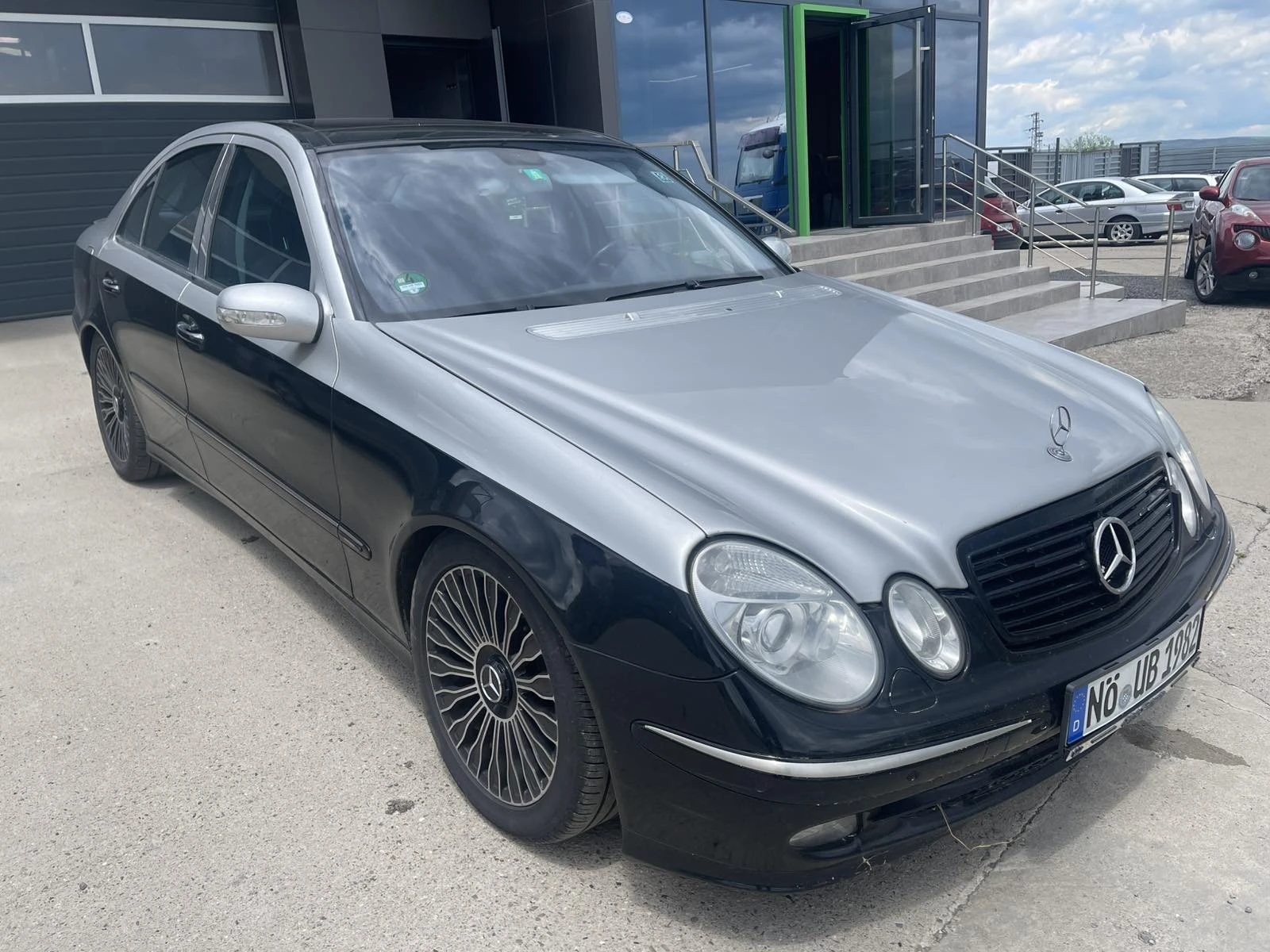 Mercedes-Benz E 320 Авангард - изображение 8