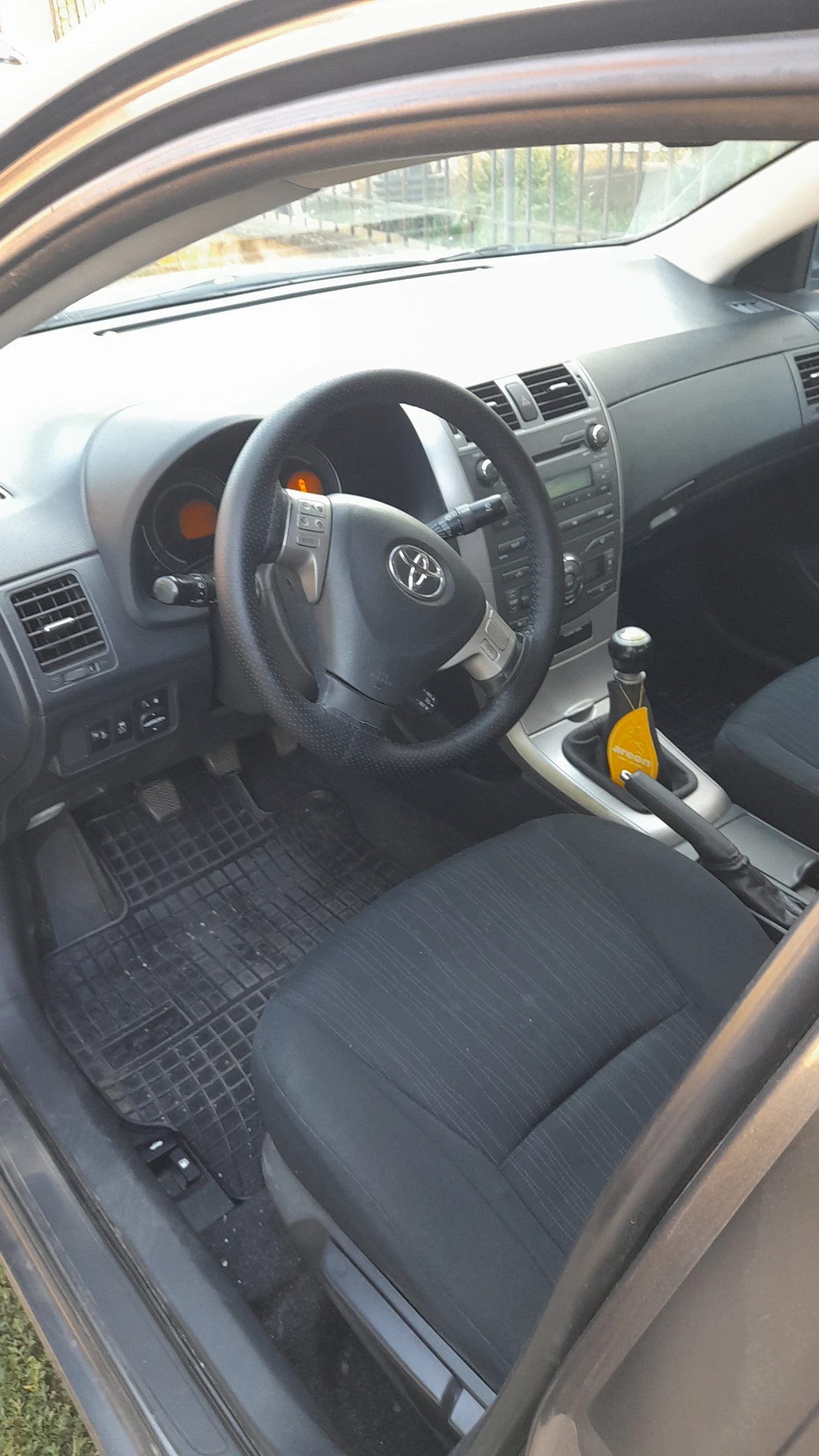 Toyota Corolla 2.0d4d - изображение 5