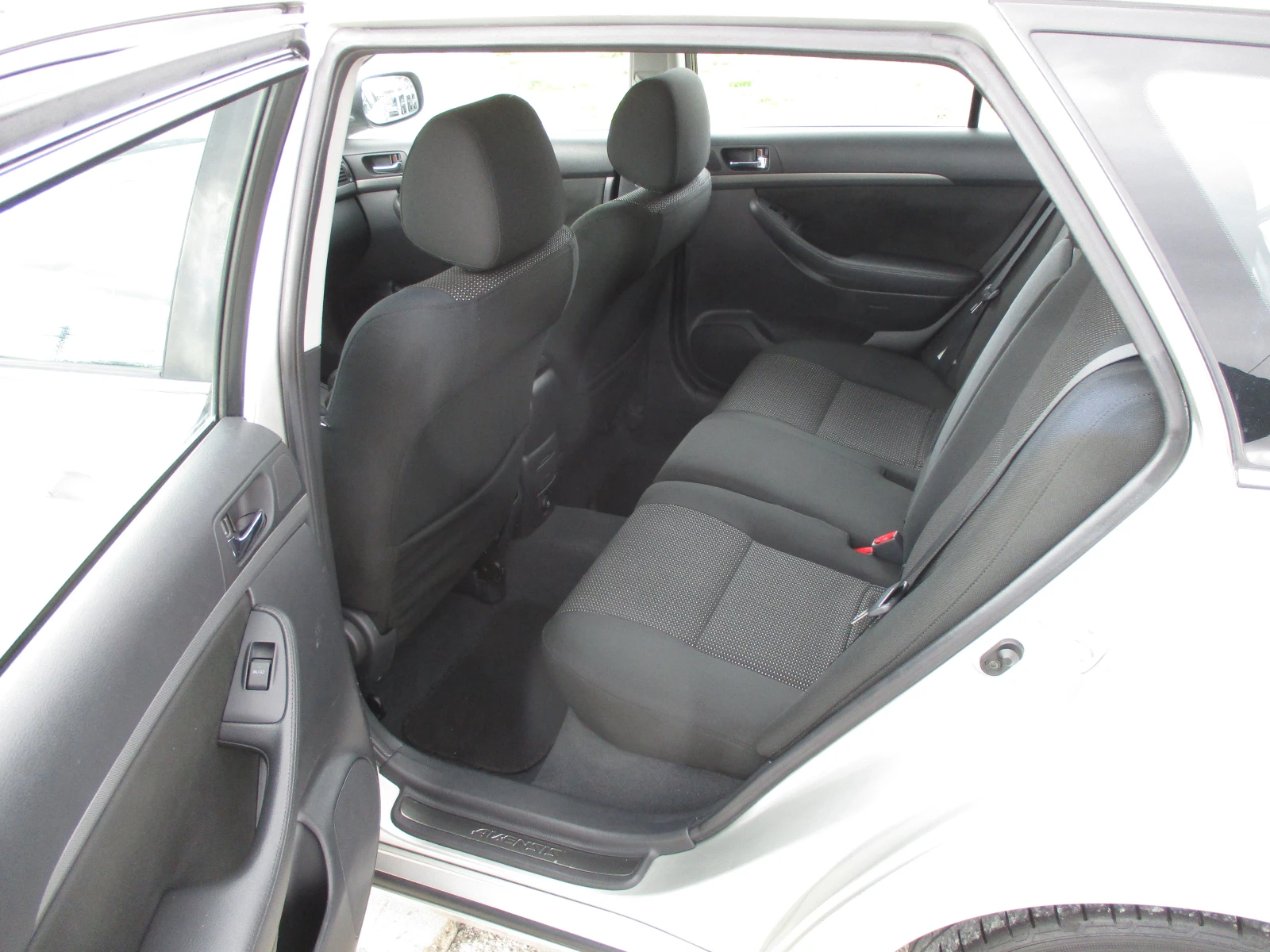 Toyota Avensis 2.0//126/D-4D/ / | Mobile.bg   11