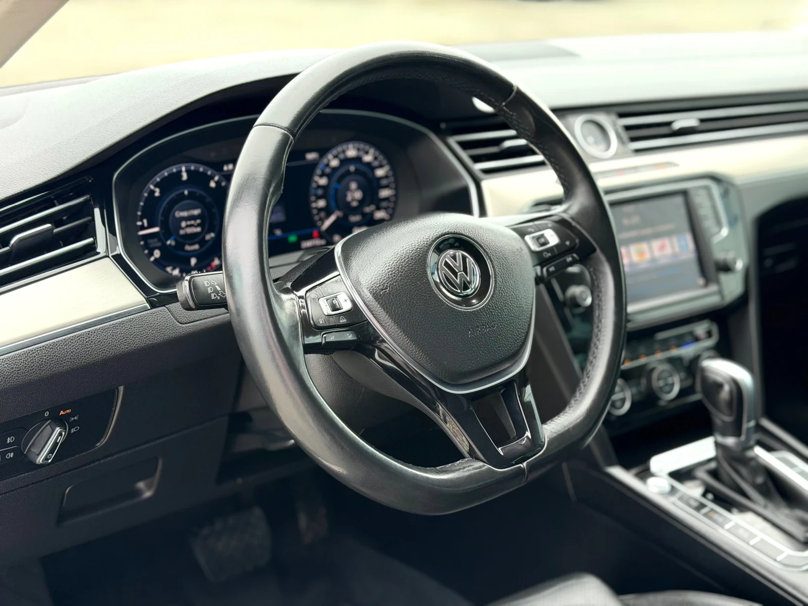VW Passat 2.0TDI 190кс Highline/Digital/Dynaudio/Обслужен - изображение 9