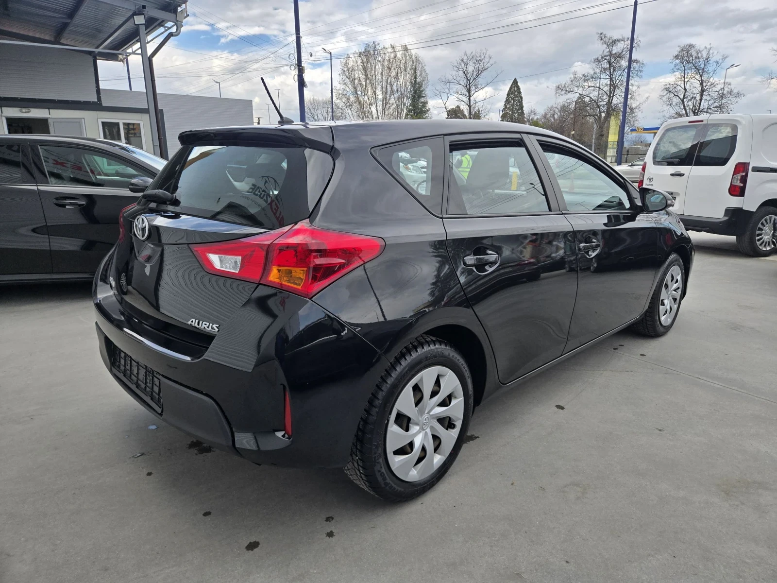 Toyota Auris 1.3 ������ | Mobile.bg � ����������� 4