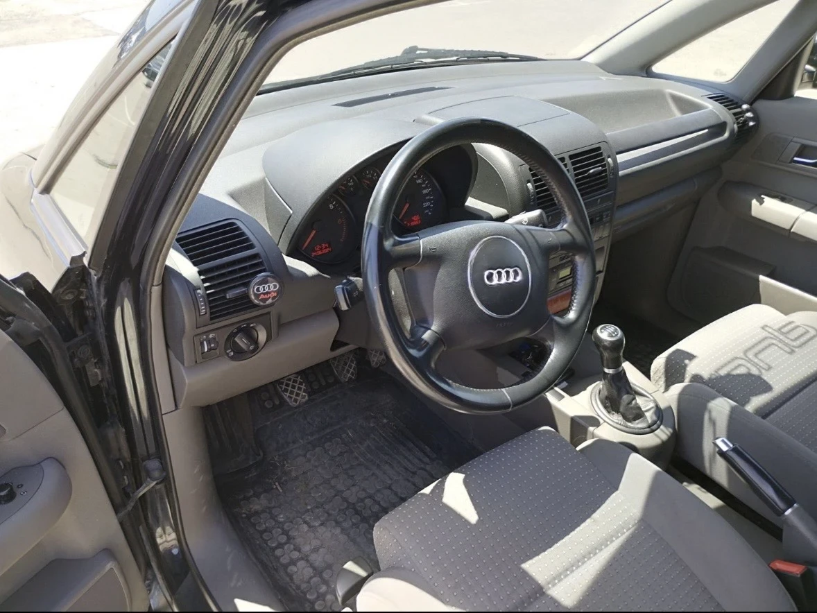 Audi A2 1.4 бензин, снимка 6 - Автомобили и джипове - 54257123