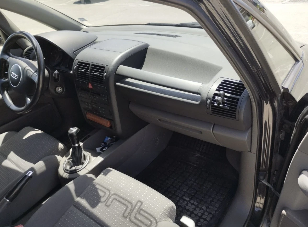 Audi A2 1.4 бензин, снимка 5 - Автомобили и джипове - 54257123