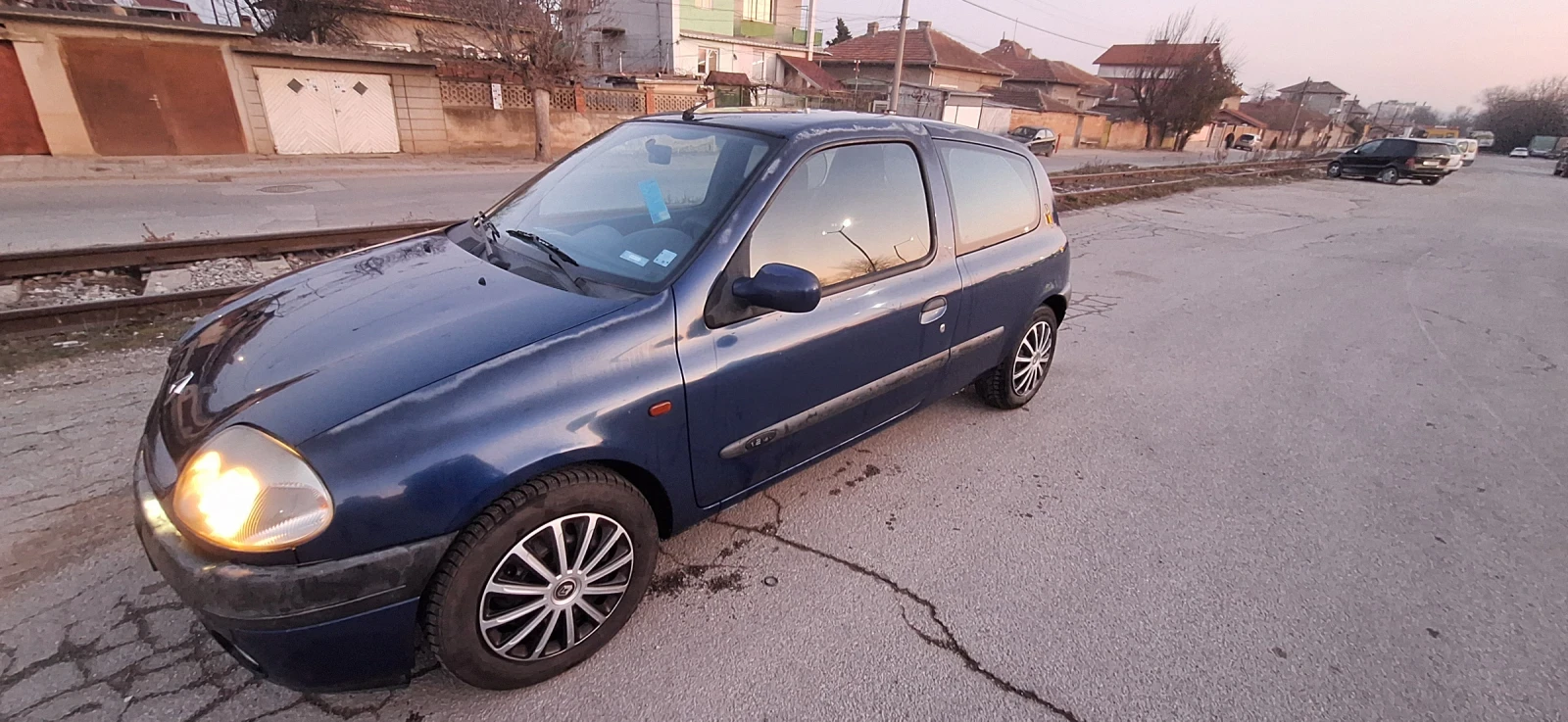 Renault Clio, снимка 2 - Автомобили и джипове - 54571982