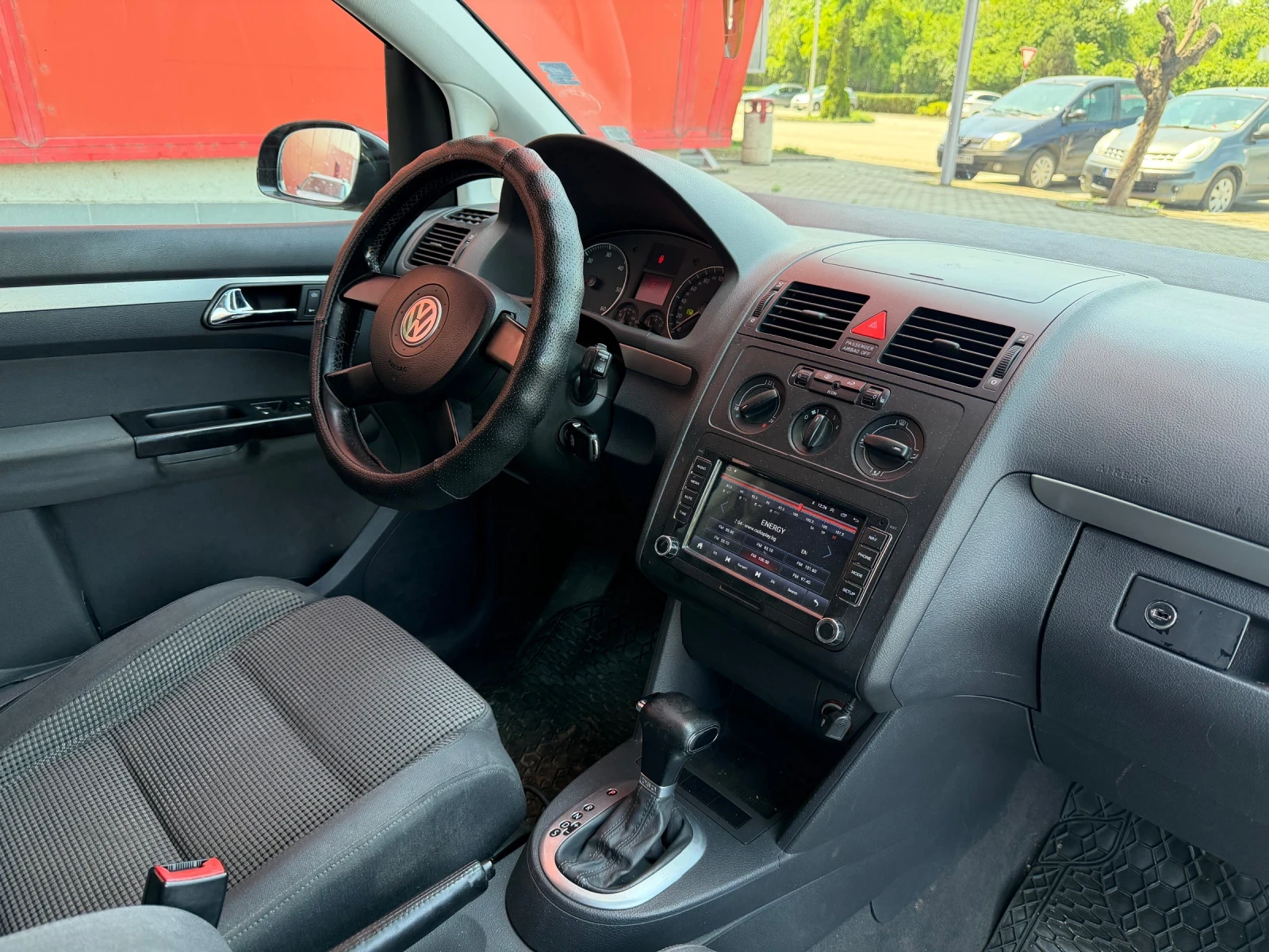 VW Touran 1.9TDi* DSG* АВТОМАТИК, снимка 12 - Автомобили и джипове - 54794432