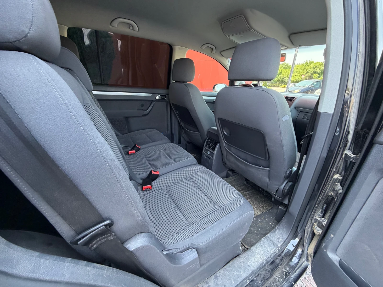 VW Touran 1.9TDi* DSG* АВТОМАТИК, снимка 9 - Автомобили и джипове - 54794432