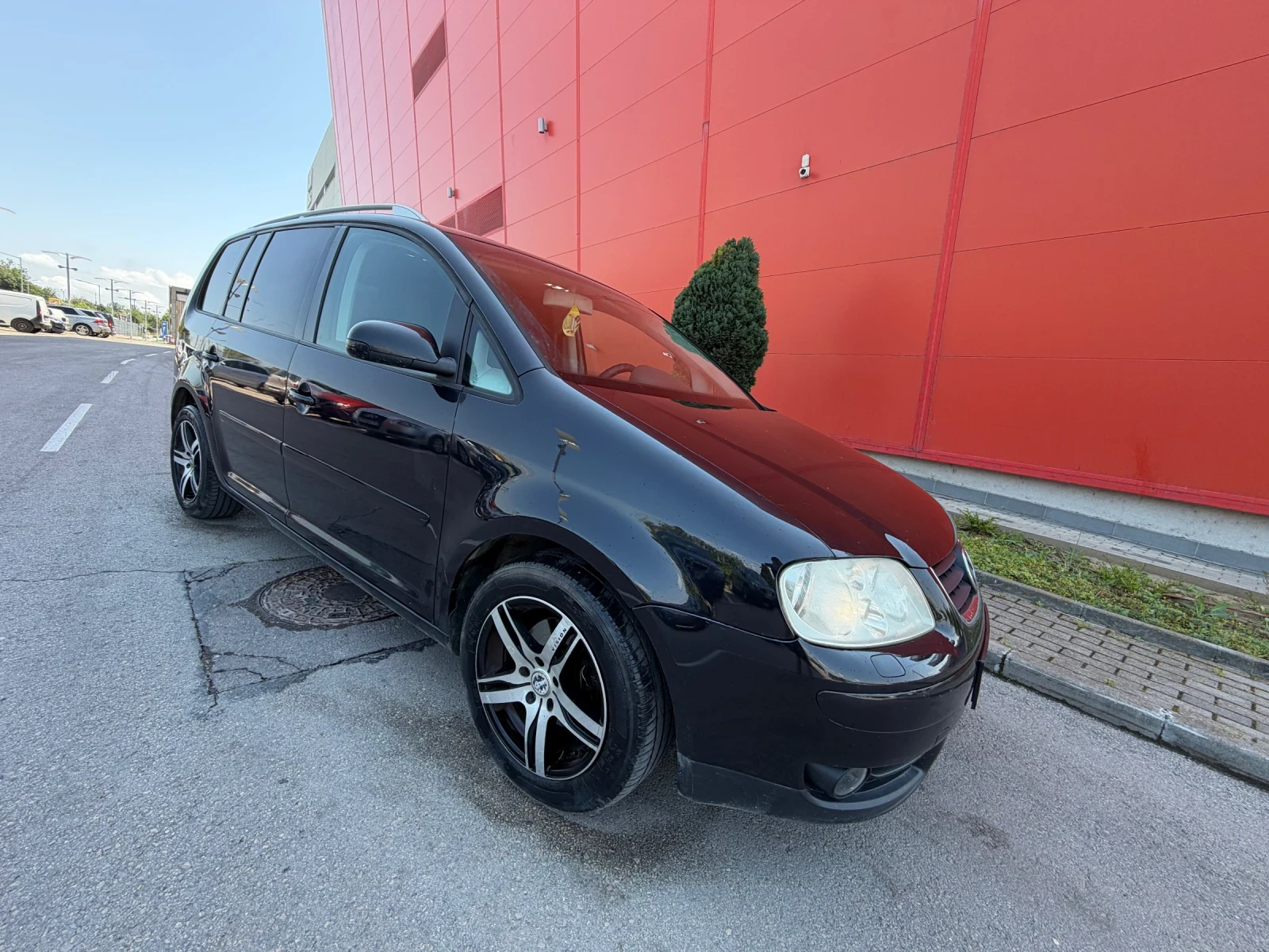 VW Touran 1.9TDi* DSG* АВТОМАТИК, снимка 6 - Автомобили и джипове - 54794432