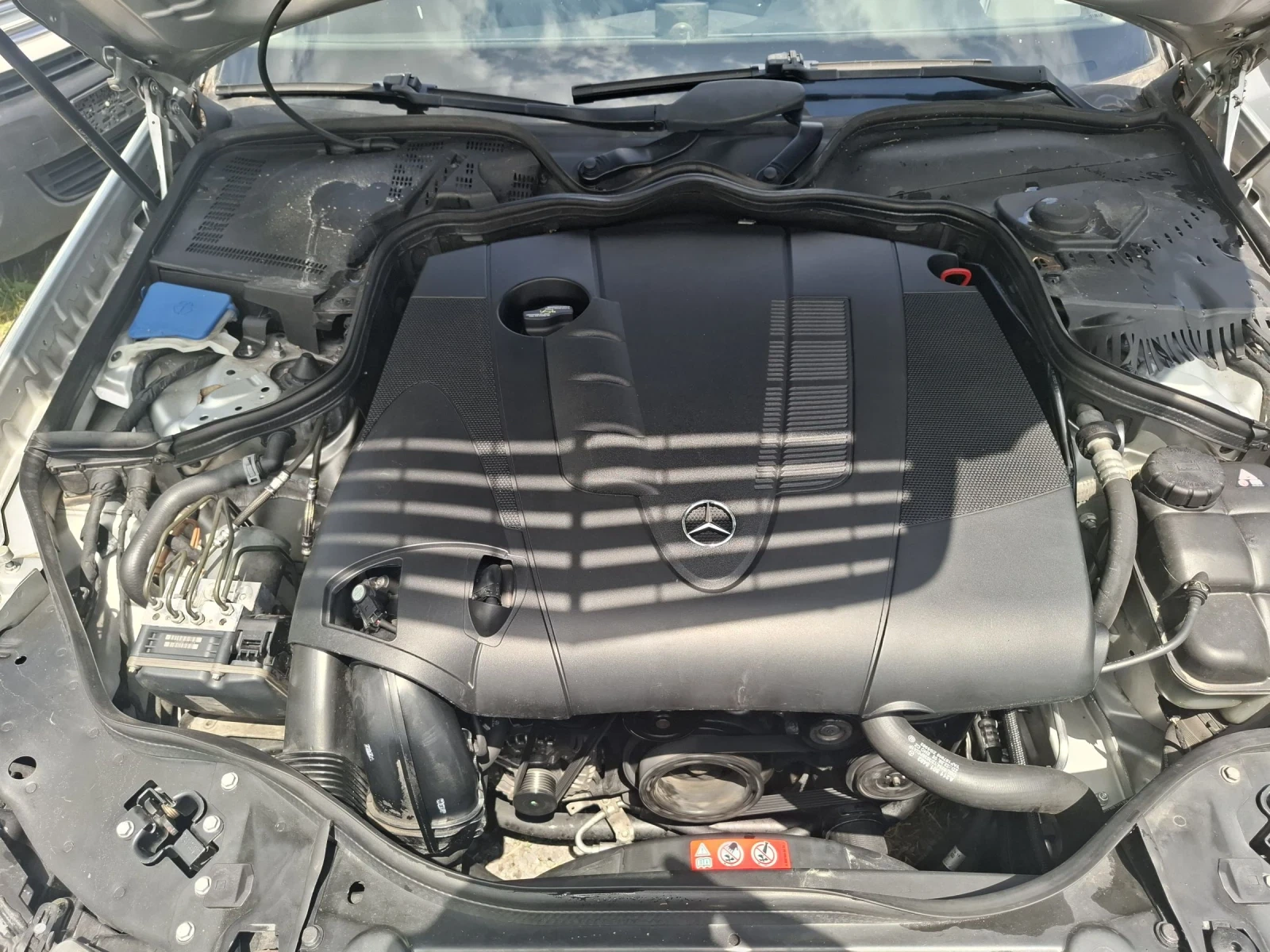 Mercedes-Benz E 220 2.2 = 170kc, снимка 15 - Автомобили и джипове - 55154292