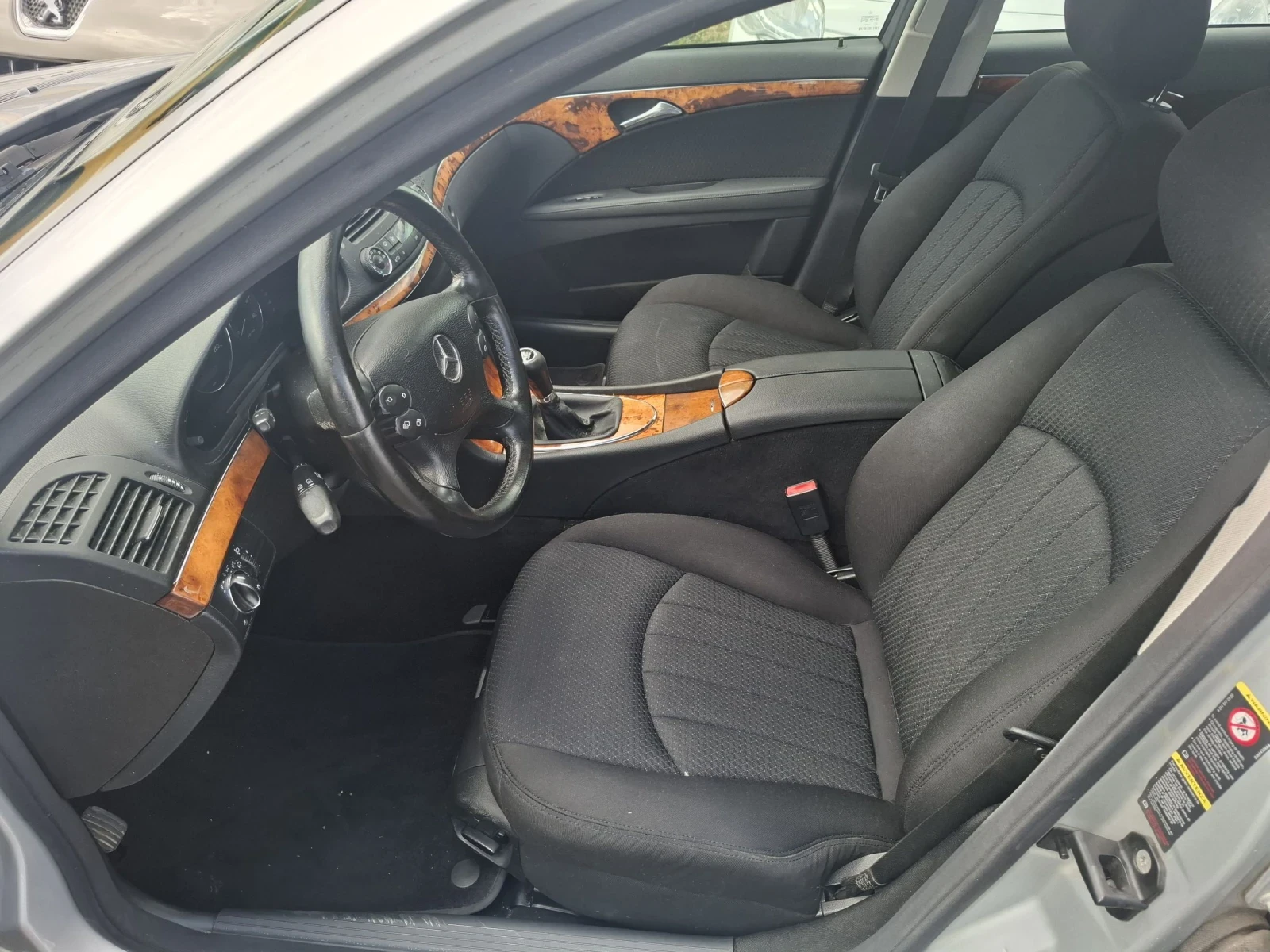 Mercedes-Benz E 220 2.2 = 170kc, снимка 8 - Автомобили и джипове - 55154292