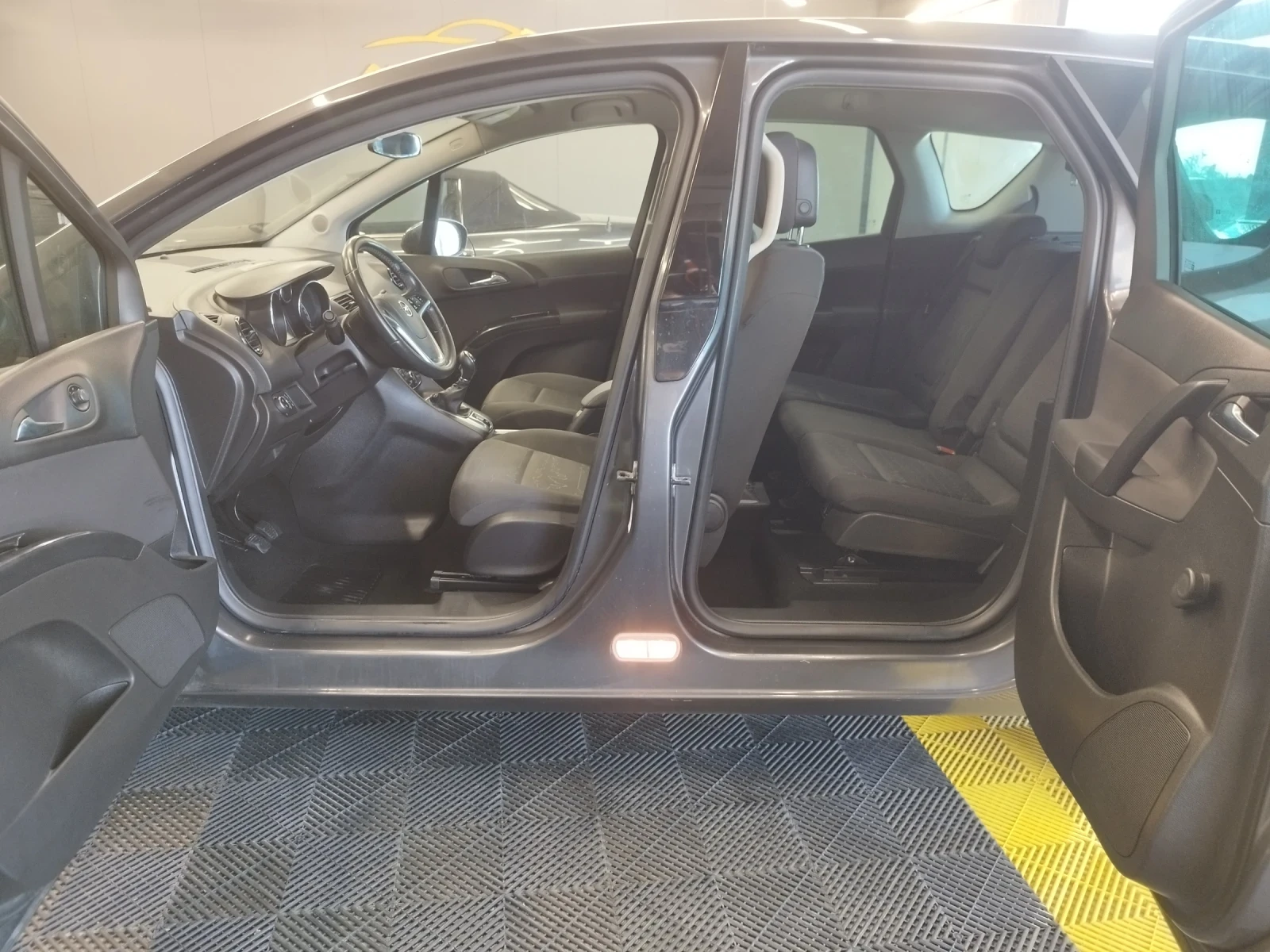 Opel Meriva 1.4 turbo, снимка 12 - Автомобили и джипове - 55291001