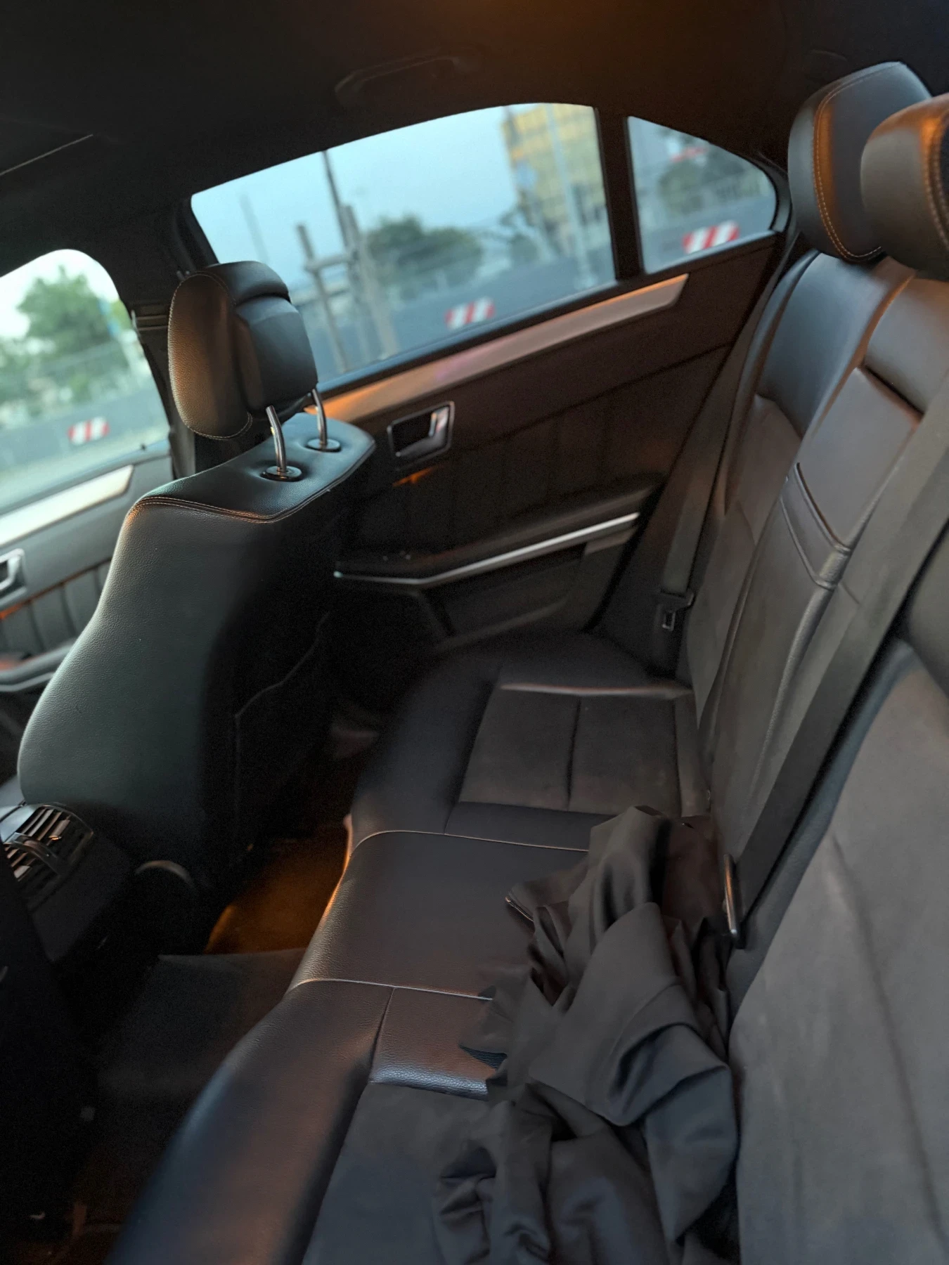 Mercedes-Benz E 220 2.2 CDI, снимка 10 - Автомобили и джипове - 55335724