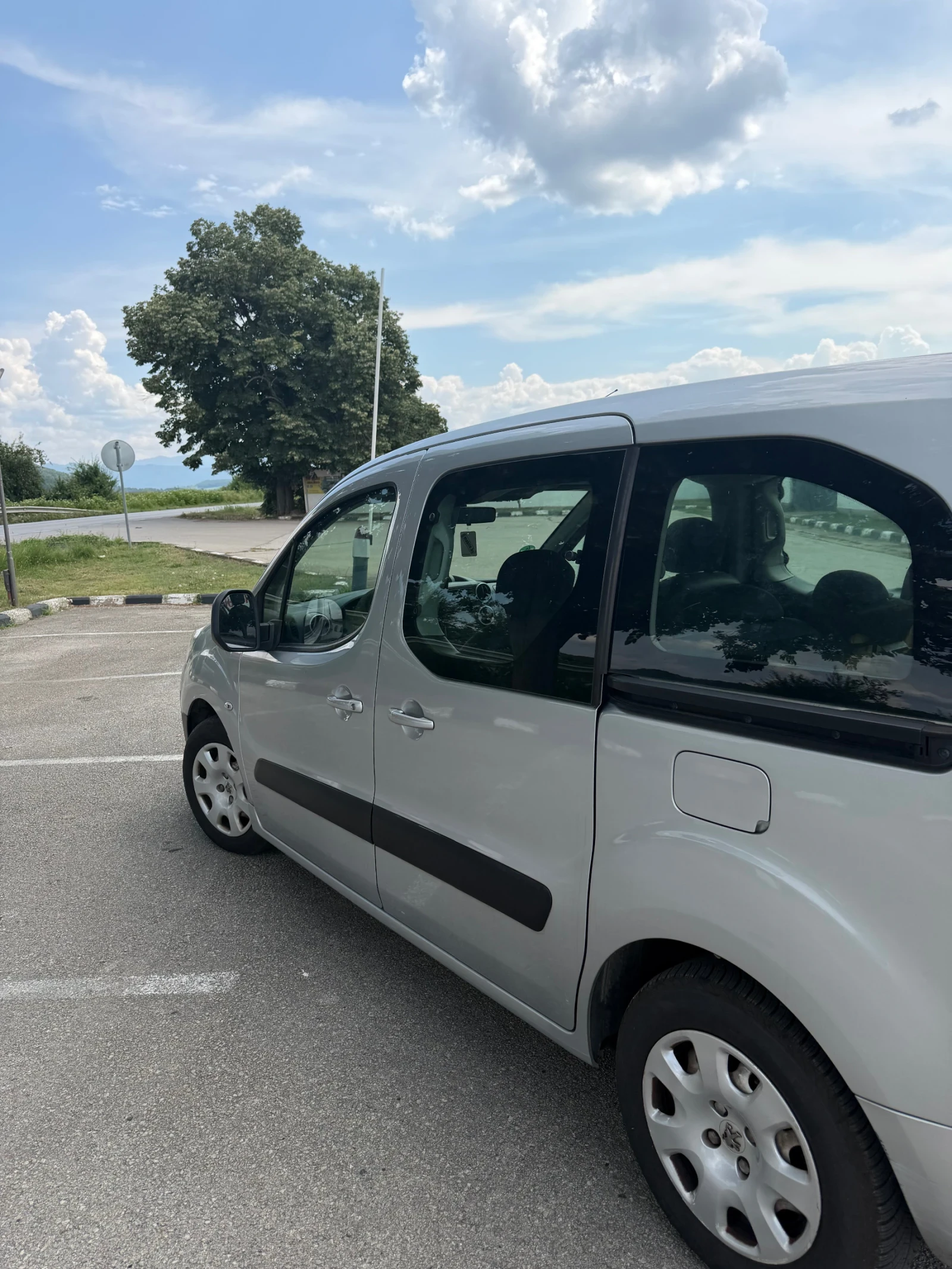 Peugeot Partner 1.6 TEPEE 109 кс, снимка 4 - Автомобили и джипове - 55373065