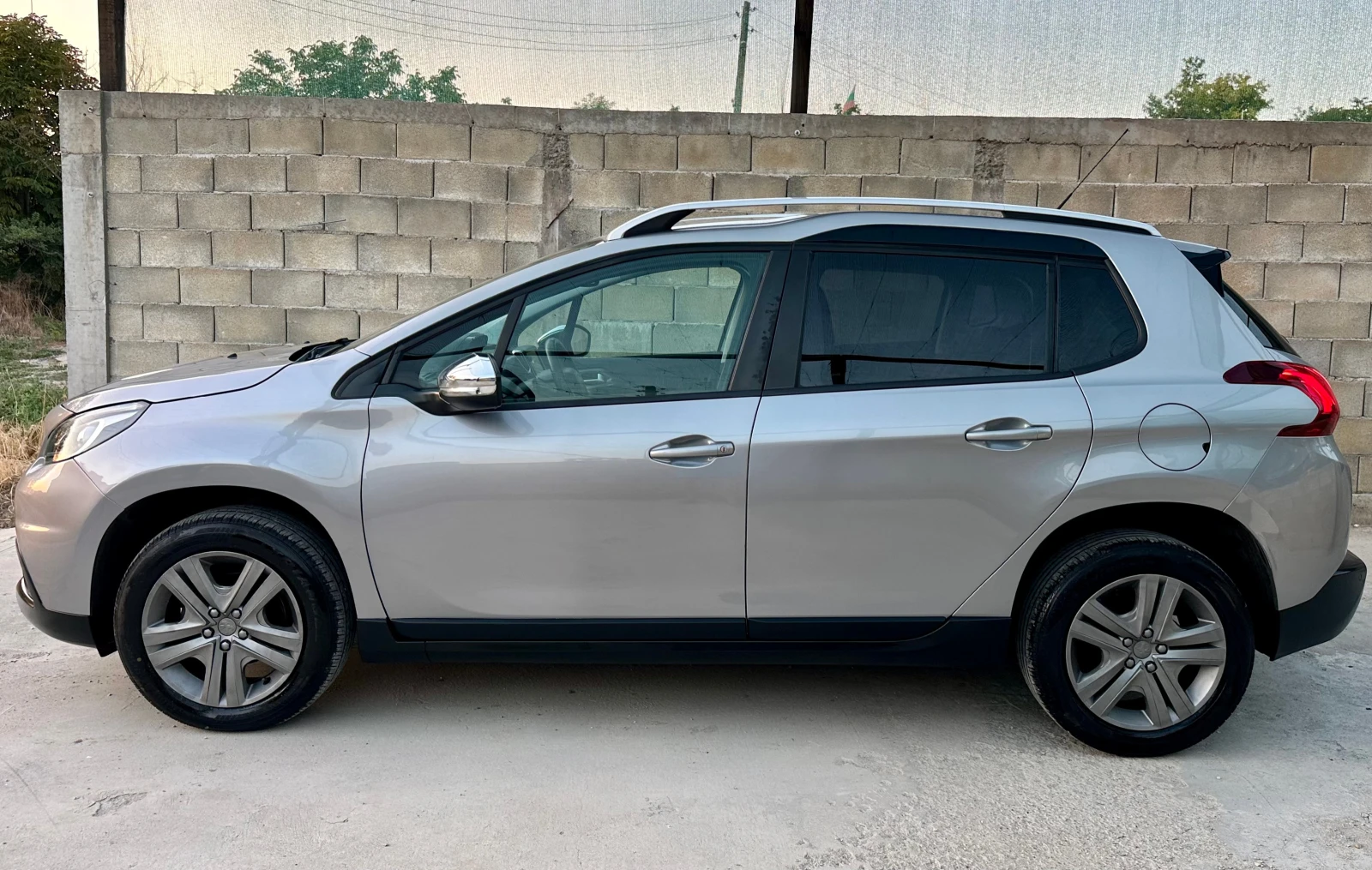Peugeot 2008 1.6 Blue-HDi Реални километри, снимка 2 - Автомобили и джипове - 55492206